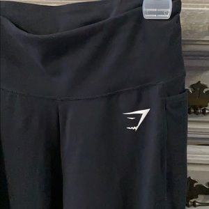 Gym shark leggings